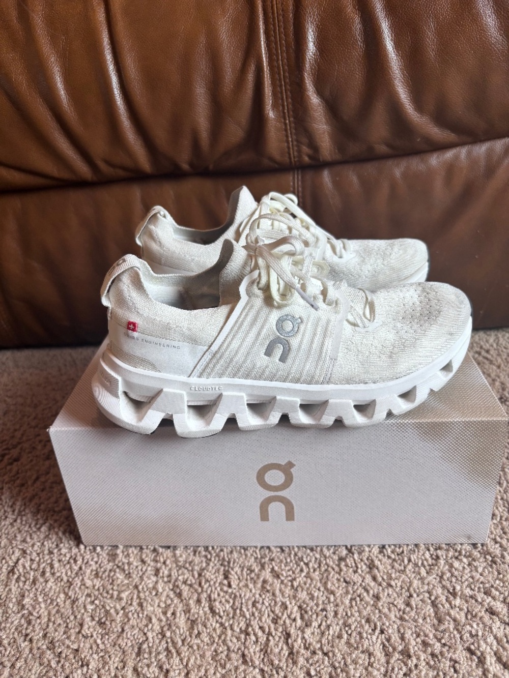 On Cloudswift4 size 6.5 Women’s Running Shoes - white/white